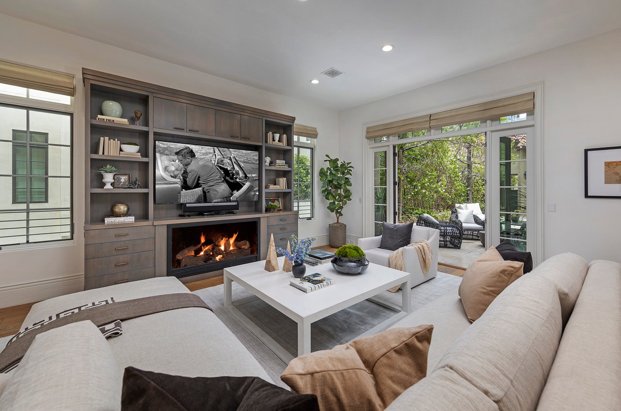 10210 Century Woods Dr, Century City