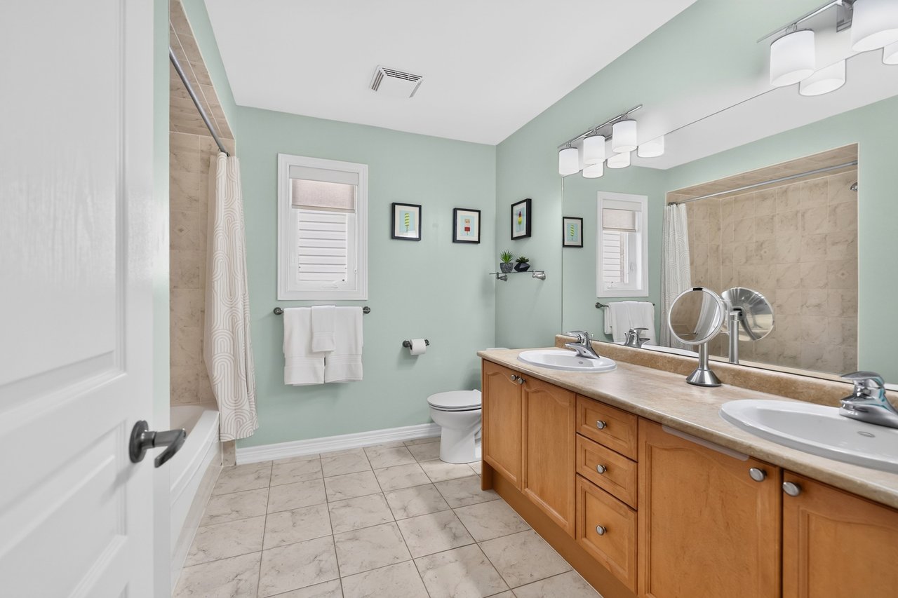 2269 Whitworth Drive, Oakville 