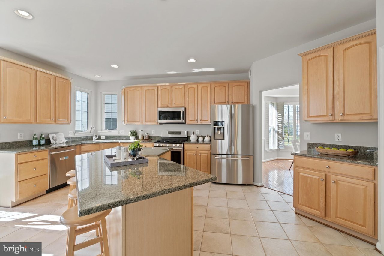 18252 Oak Lake Ct