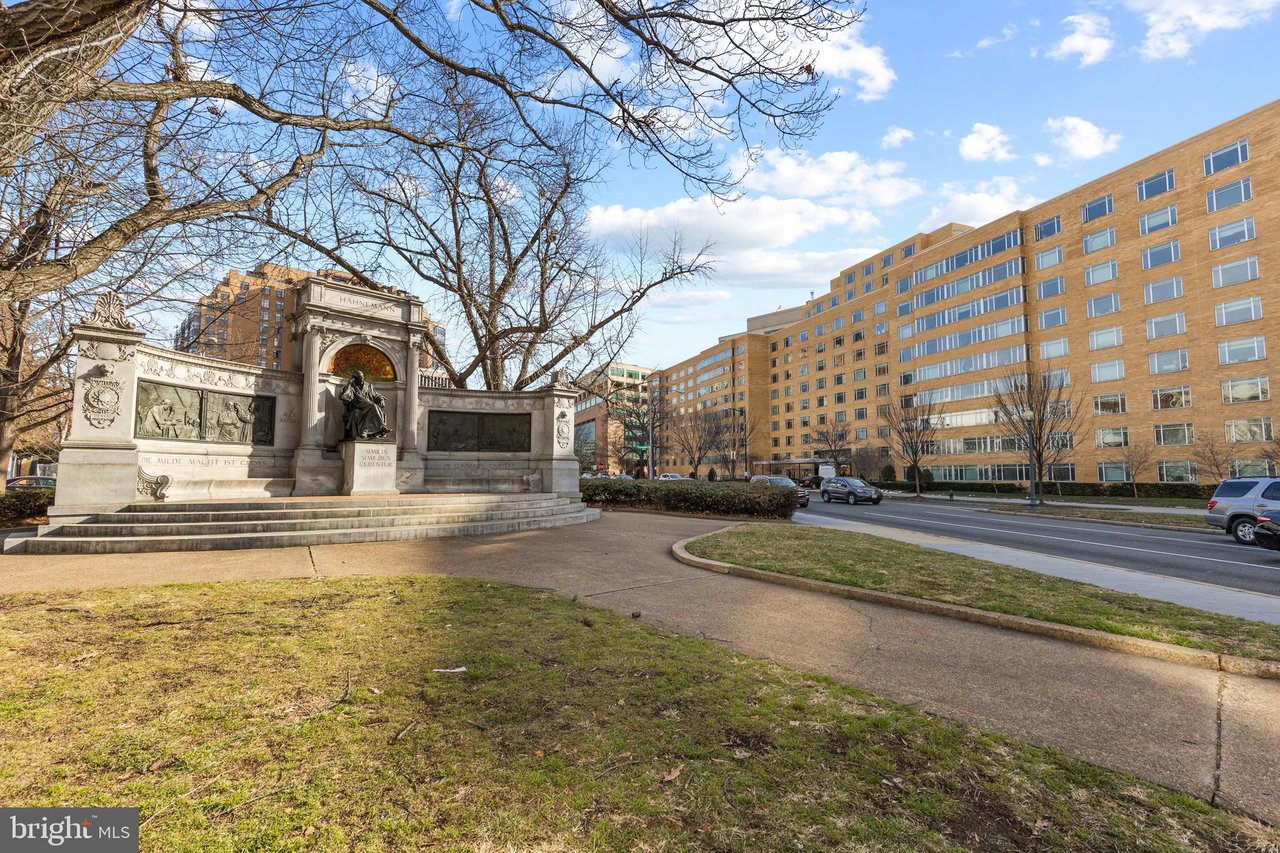 1445 N St NW #303