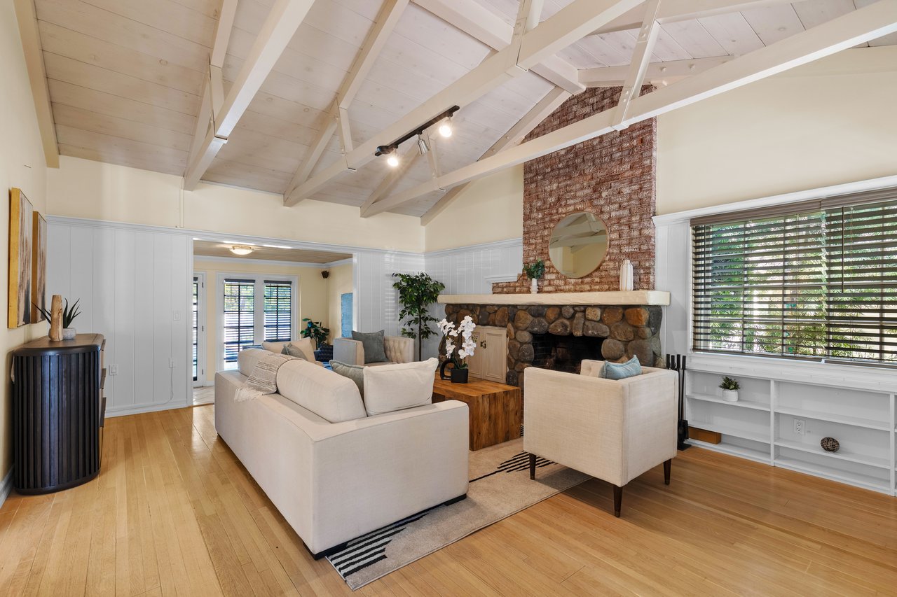 15435 Sutton St, Sherman Oaks