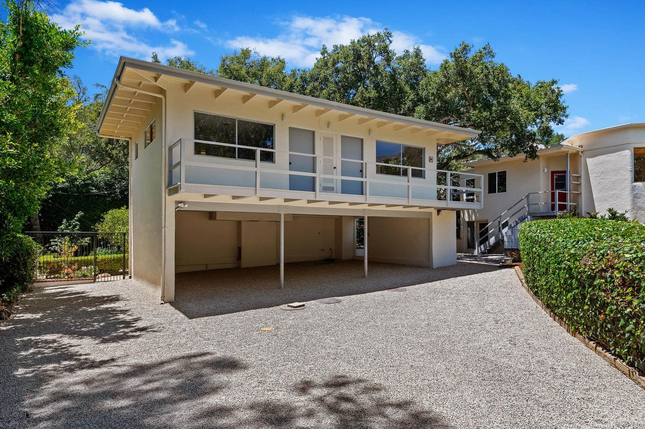 1944 E Valley Rd