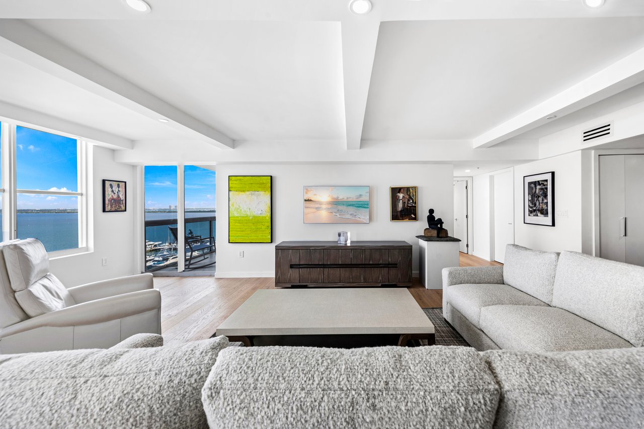 1800 Sunset Harbour 1202/04