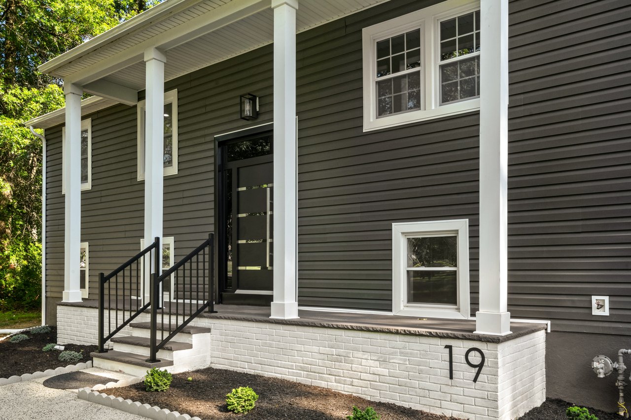 19 Marilyn St
