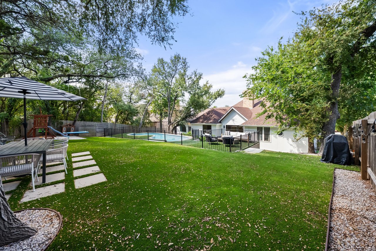 7302 Anaqua Dr