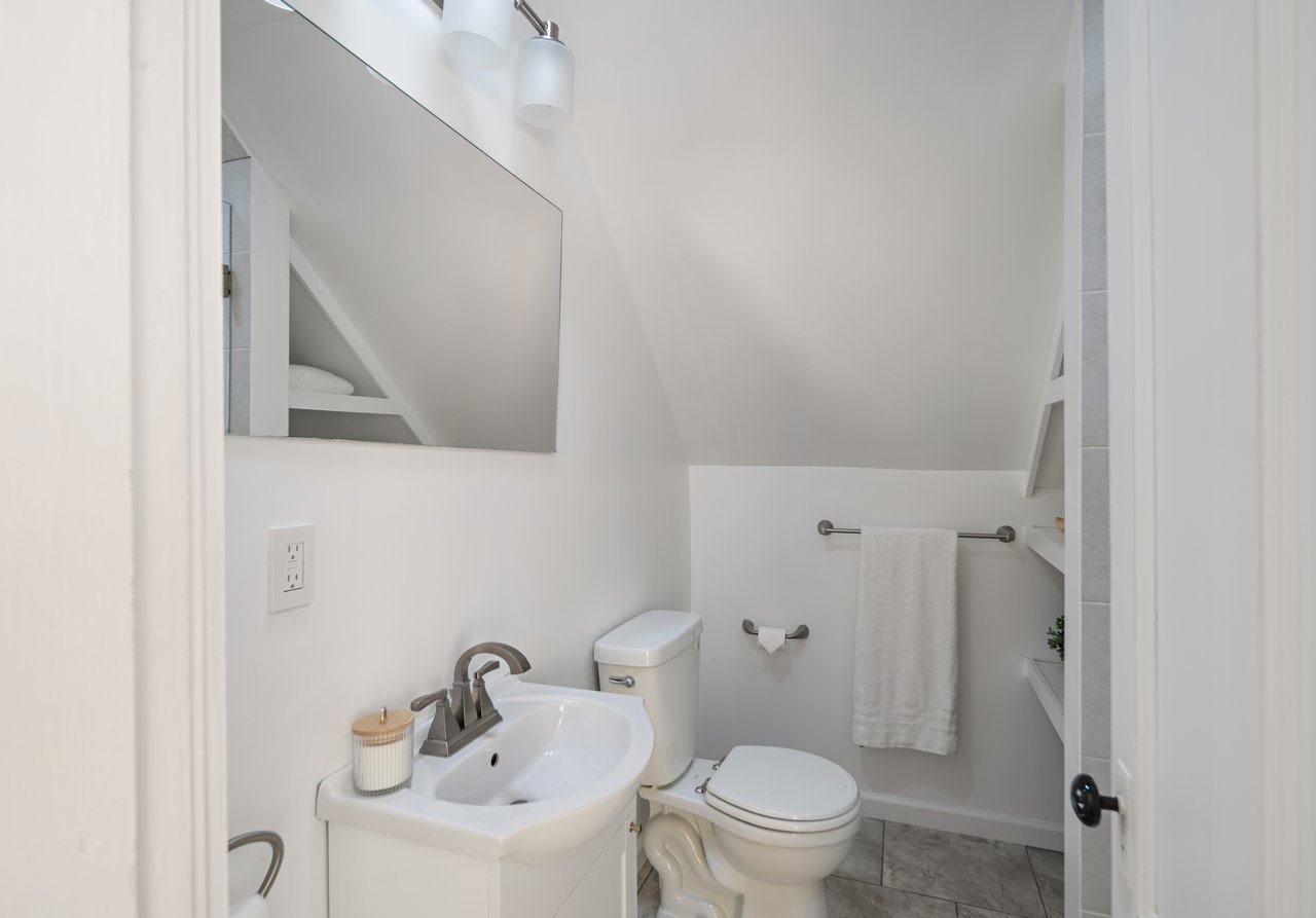 A Captivating Victorian Condo in A Fantastic Neighborhood