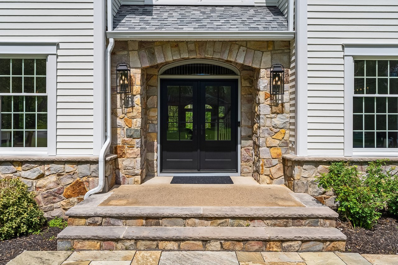 82 Woodman Ln