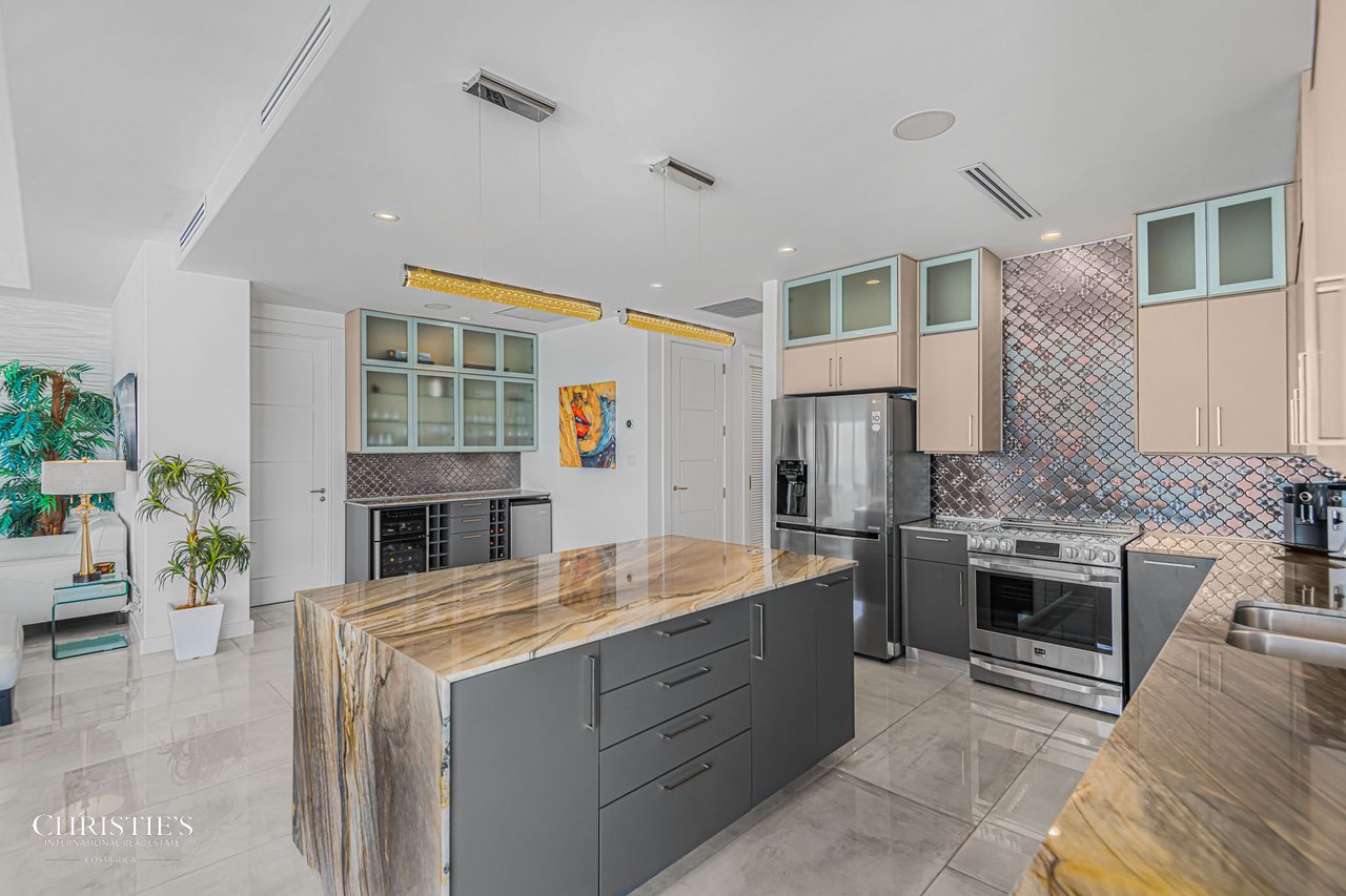 Vista Las Palmas – Executive Oceanfront Penthouse 11B