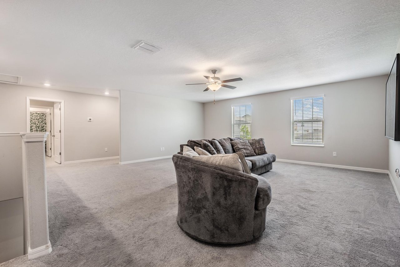 Solar-Powered Dream Home in Epperson Lagoon – 6 Beds + Florida Room!
