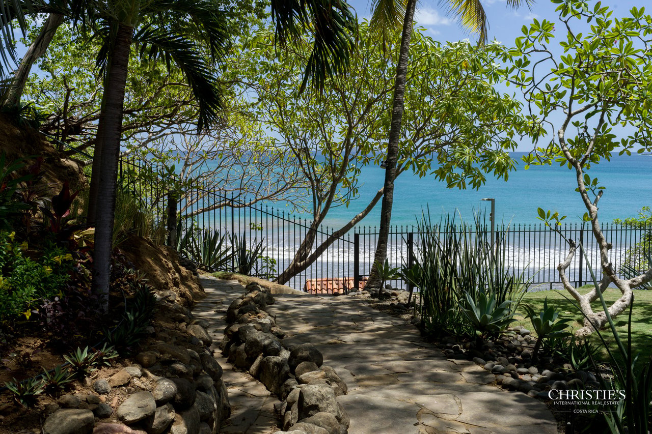Casa Playa Bonita | Beachfront Luxury Estate in Playa Flamingo