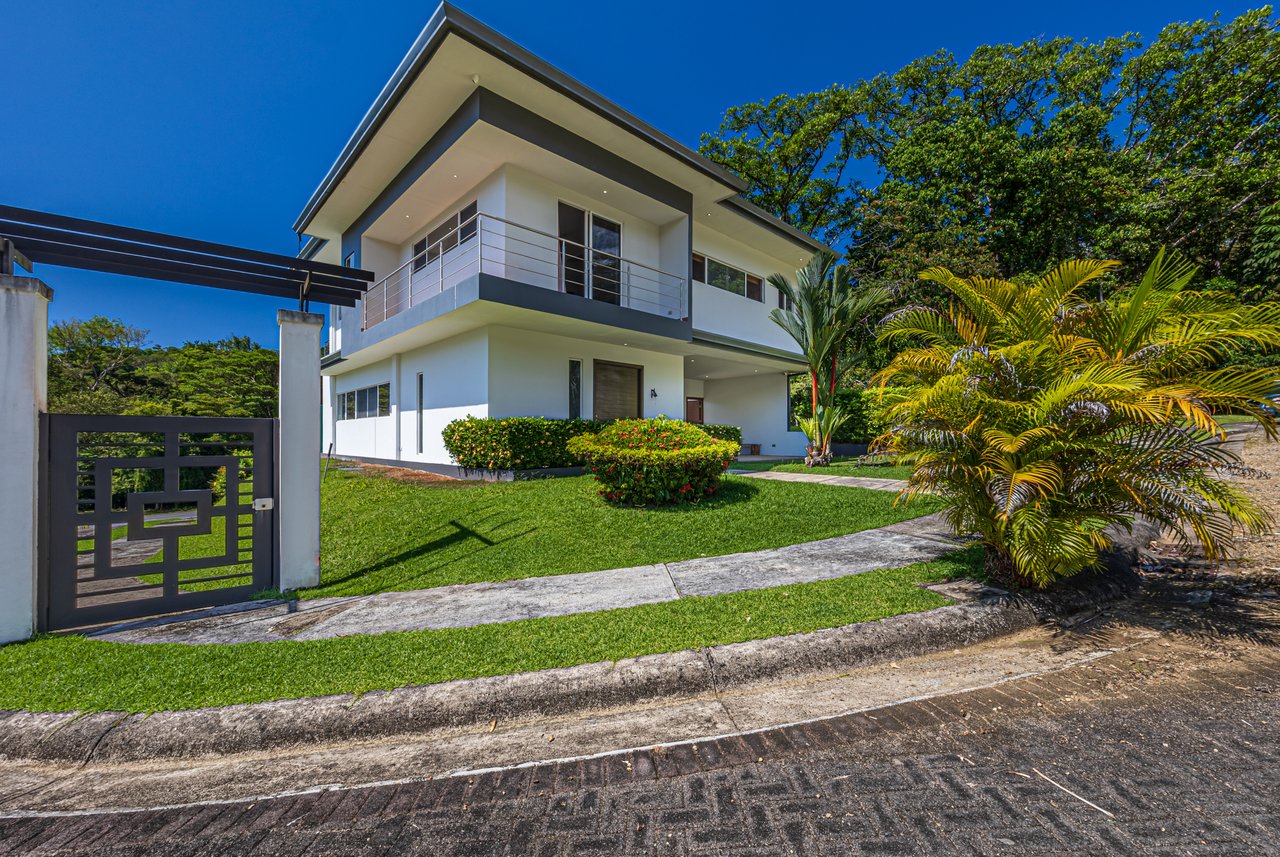 Elegant Tropical Villa Steps from Playa Hermosa – Gated Community
