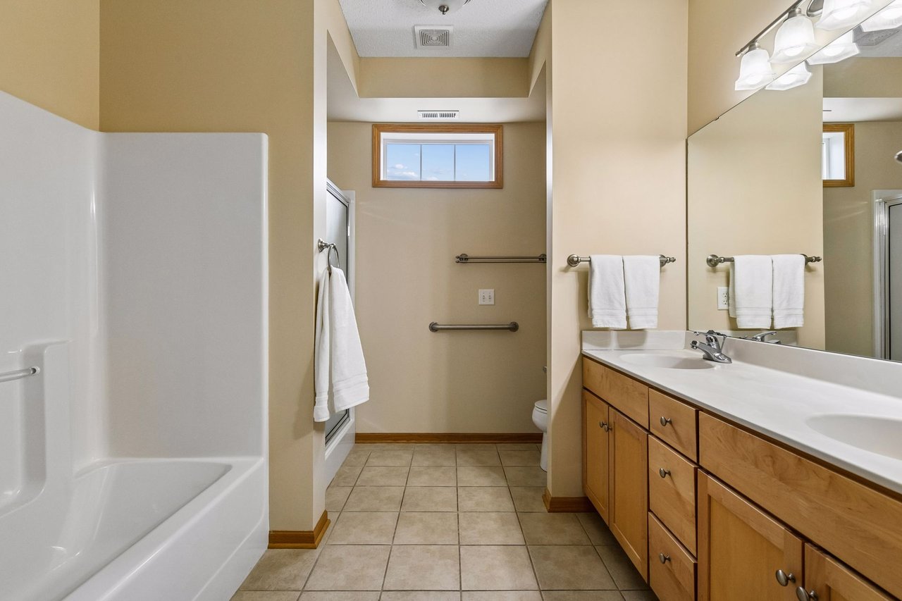 2150 Old School Rd #252, Mound