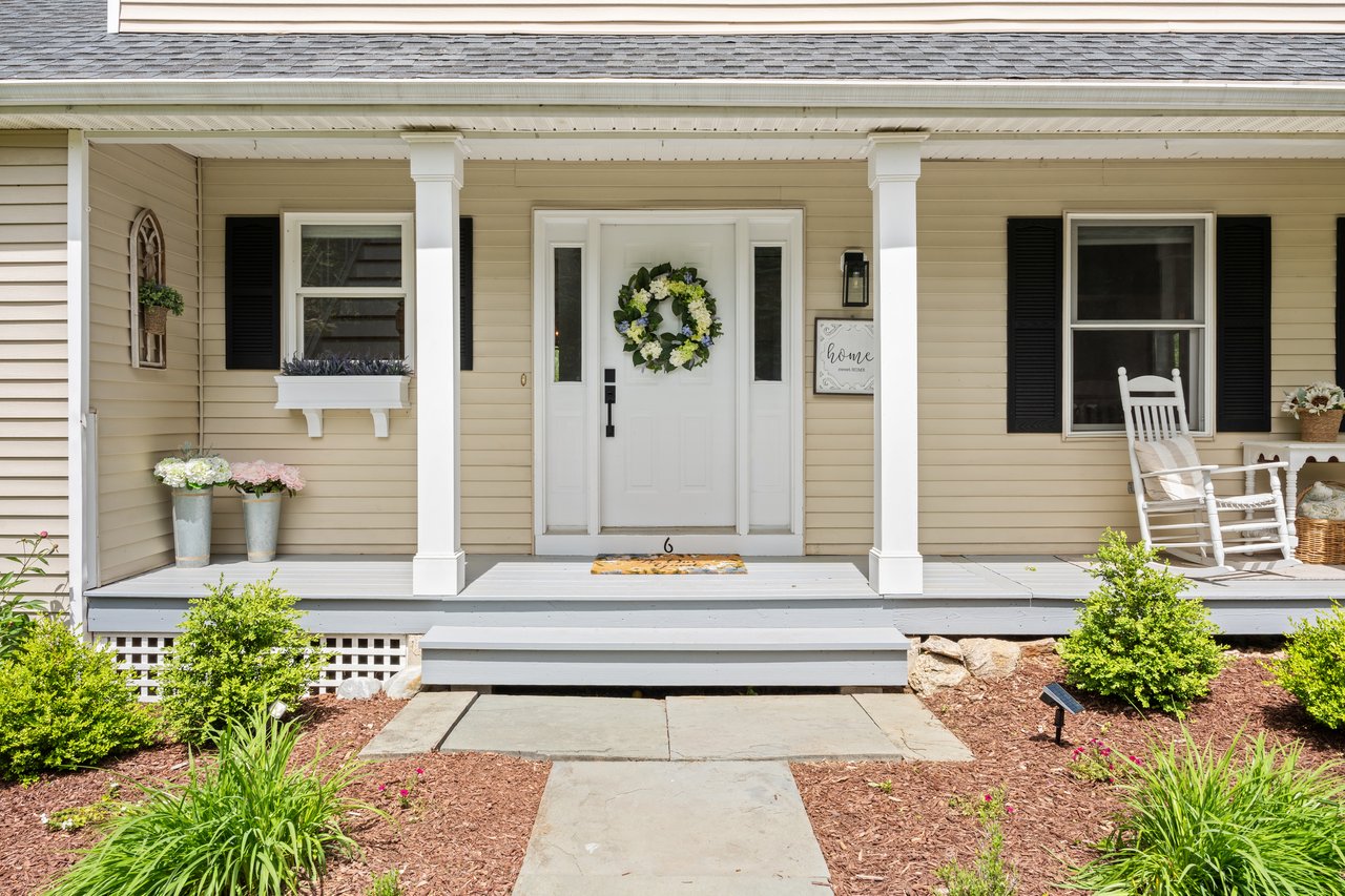 6 Lee Circle