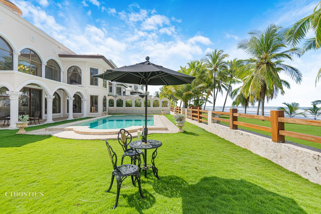 Hermosa Villa Beachfront Estate