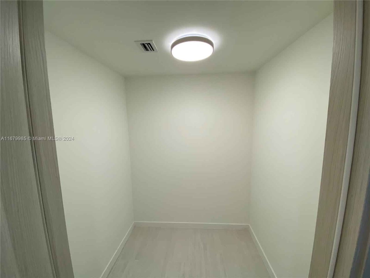 1000 Brickell Plaza Unit 2907