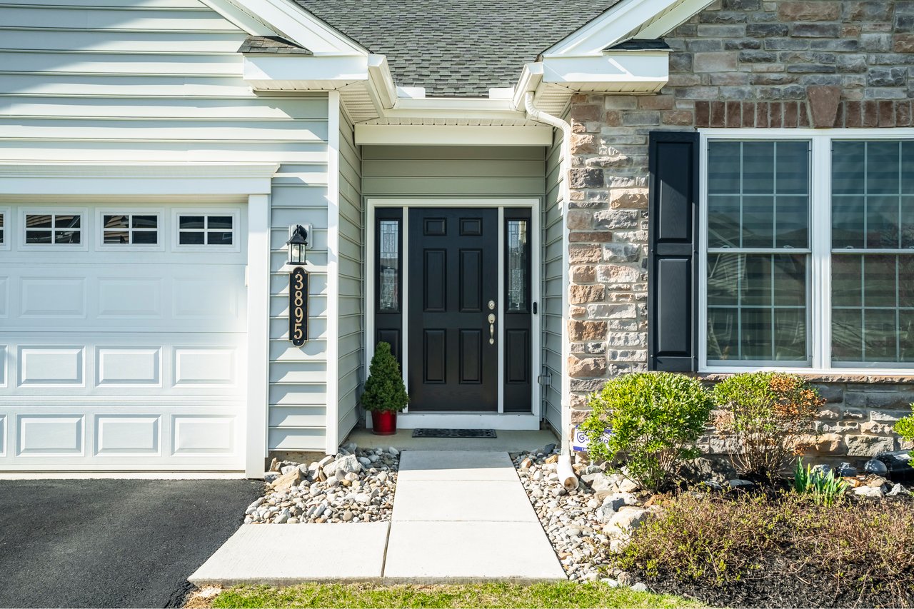 3895 Victors Way