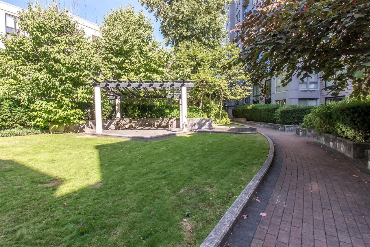 3663 Crowley Dr, #211