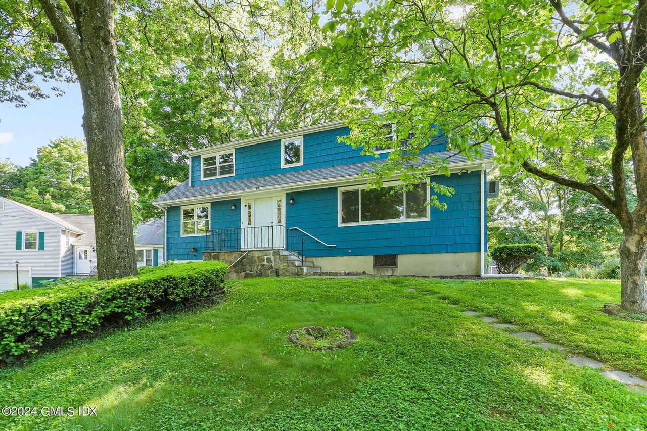 38 Maplewood Dr