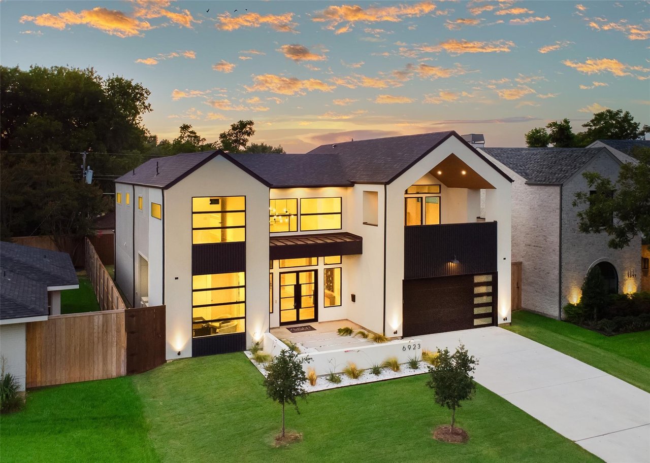 6923 Inverness Ln