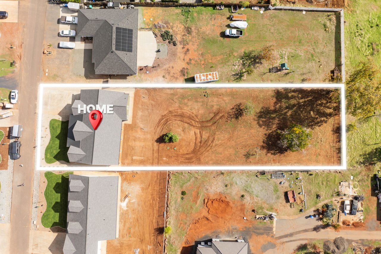 Large parcel in a great neighborhood