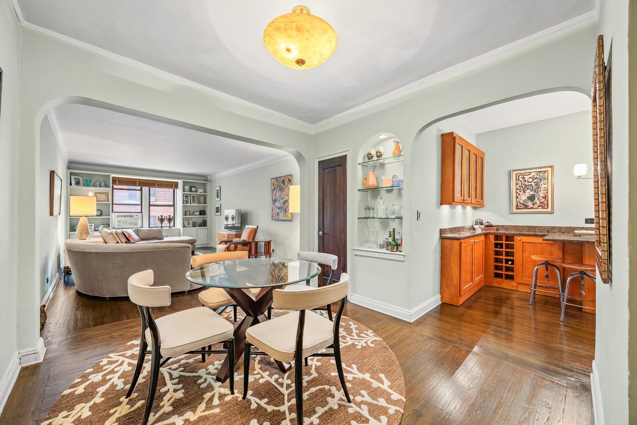 357 West 55th Street, #5L