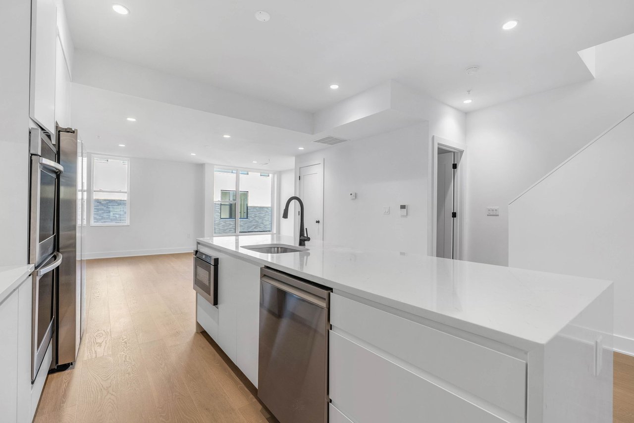 635 N 7th St #H5B, Philadelphia, PA 19123