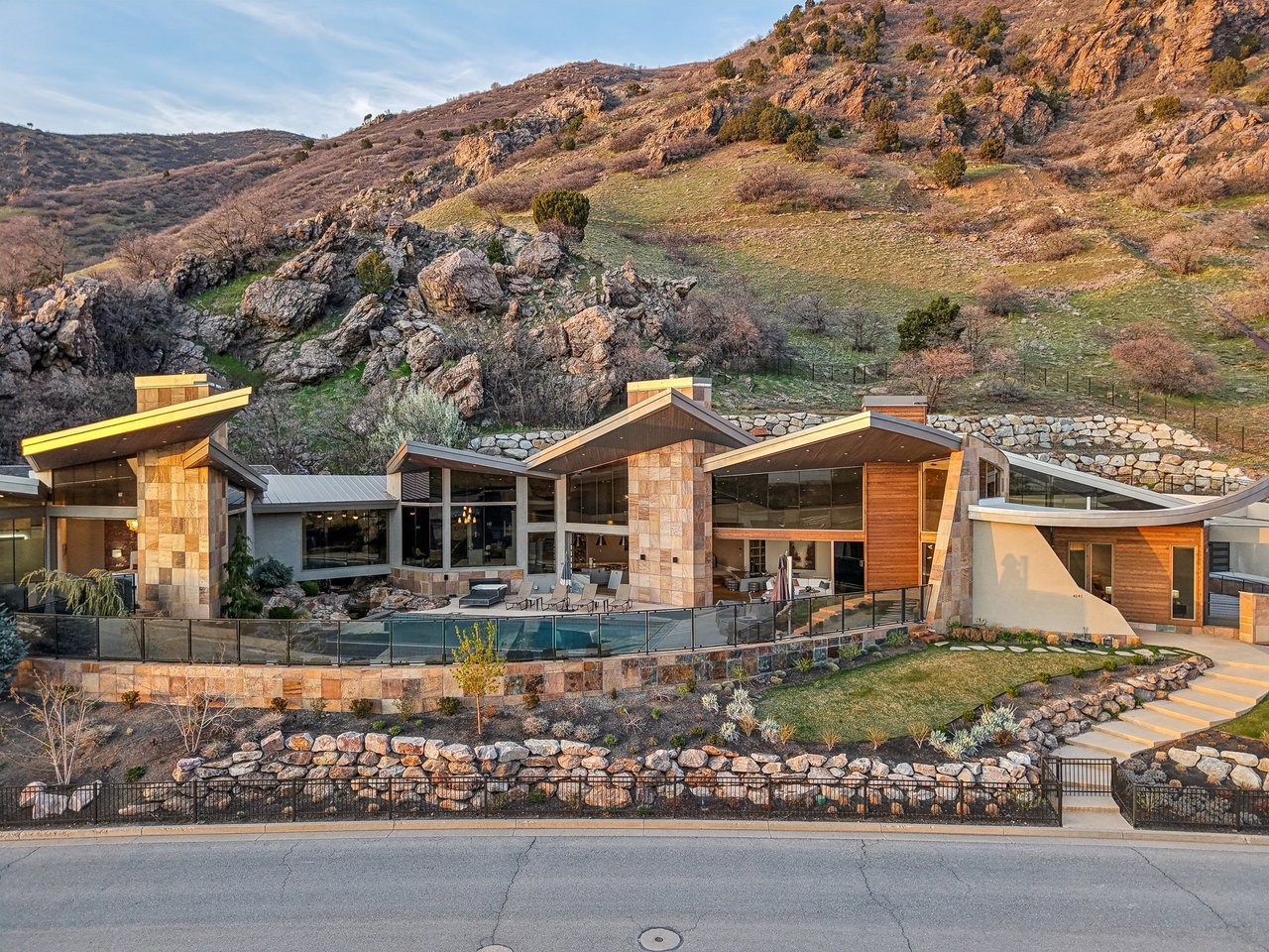 4141 E Canyon Estate Dr