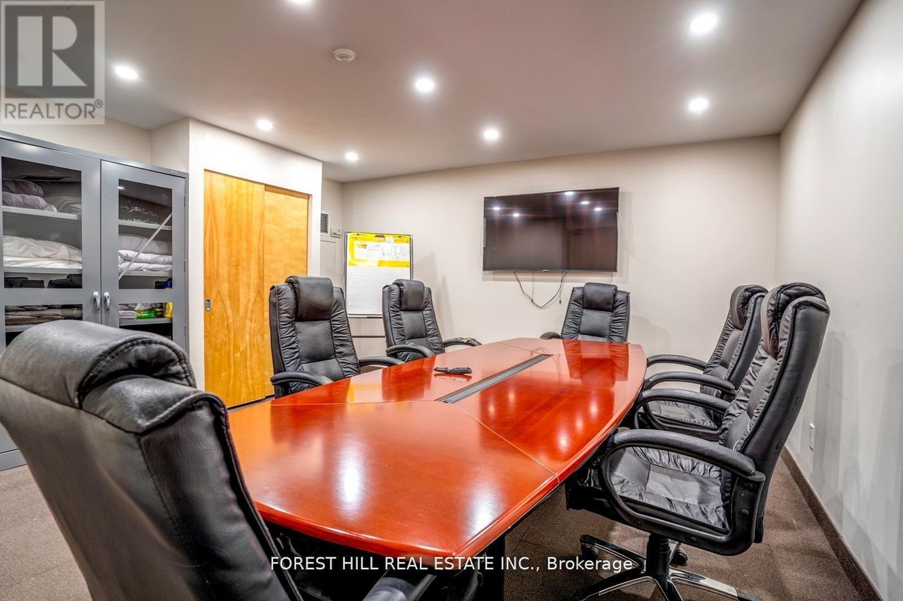 255 Richmond St E, #816