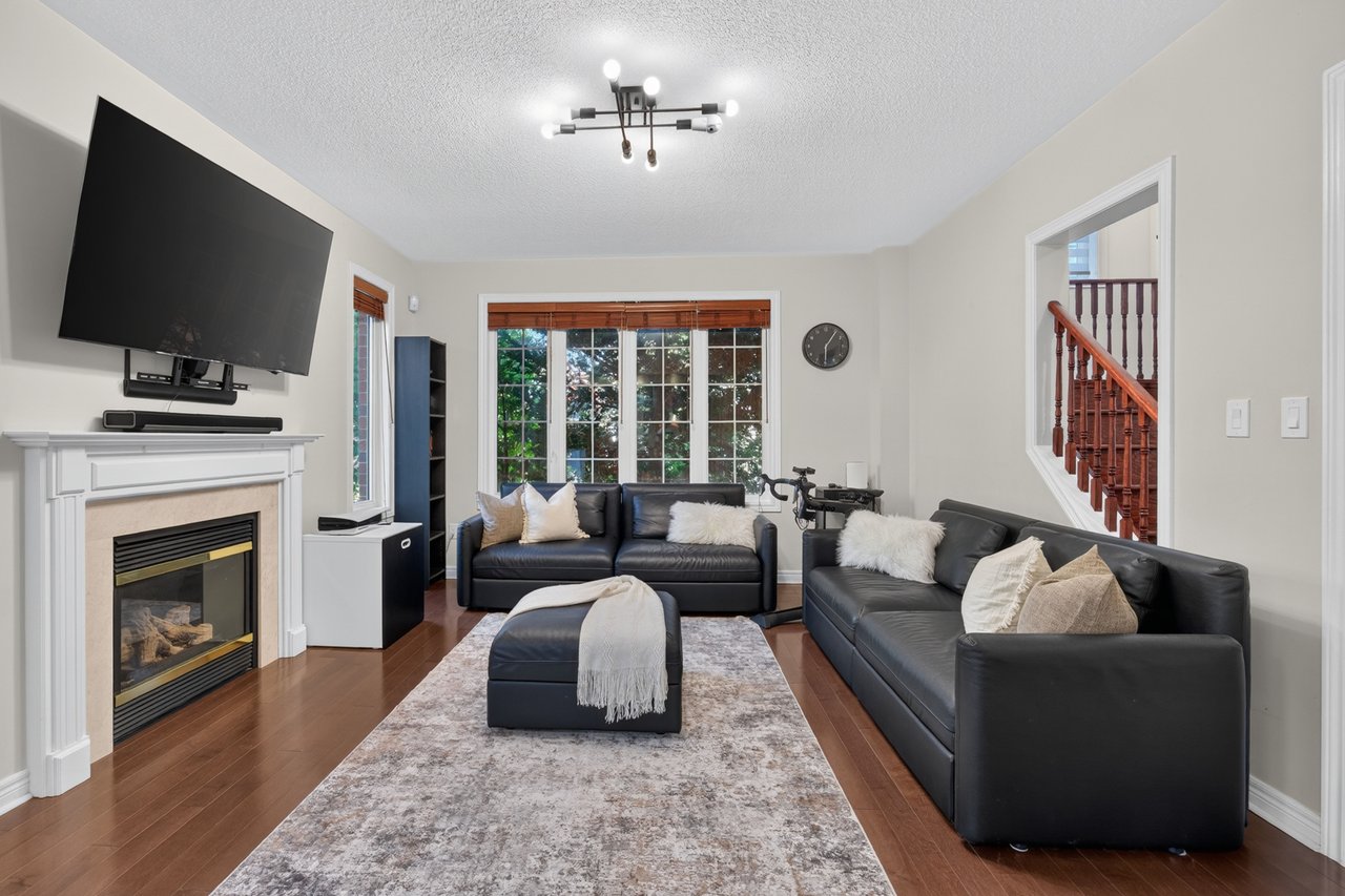 2201 Lapsley Crescent, Oakville