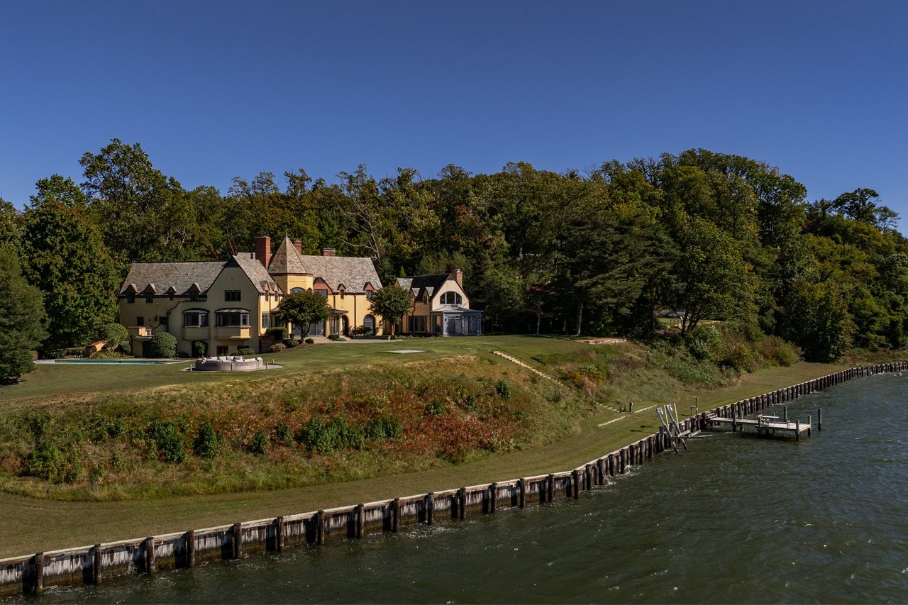 WATERFRONT GIBSON ISLAND ESTATE | 622 MAGOTHY