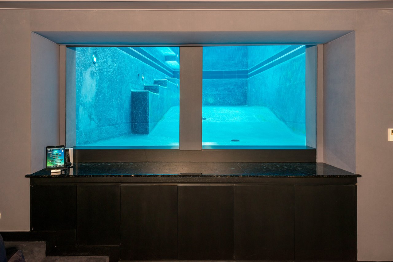 9010 Hopen Place, Sunset Strip