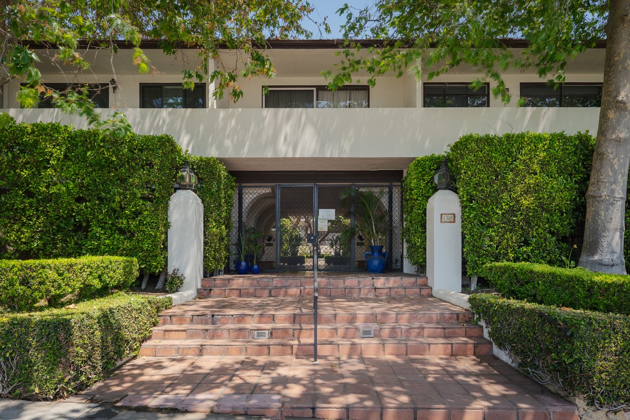 1318 N Crescent Heights Blvd
