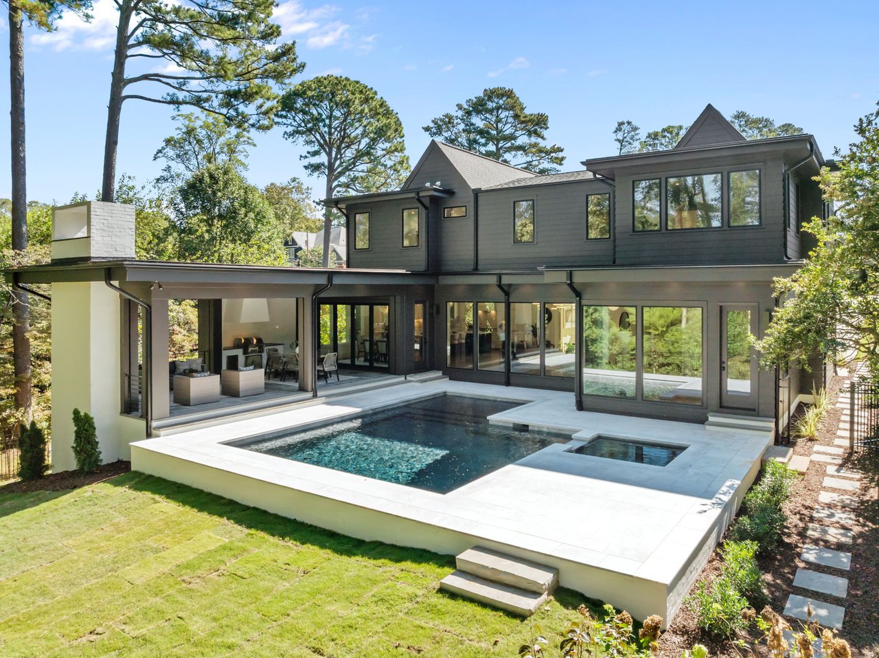 2419 Medway Dr