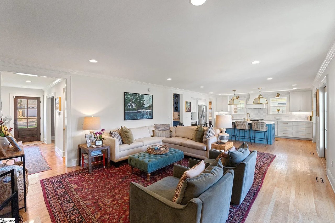 22 N Brookwood Dr