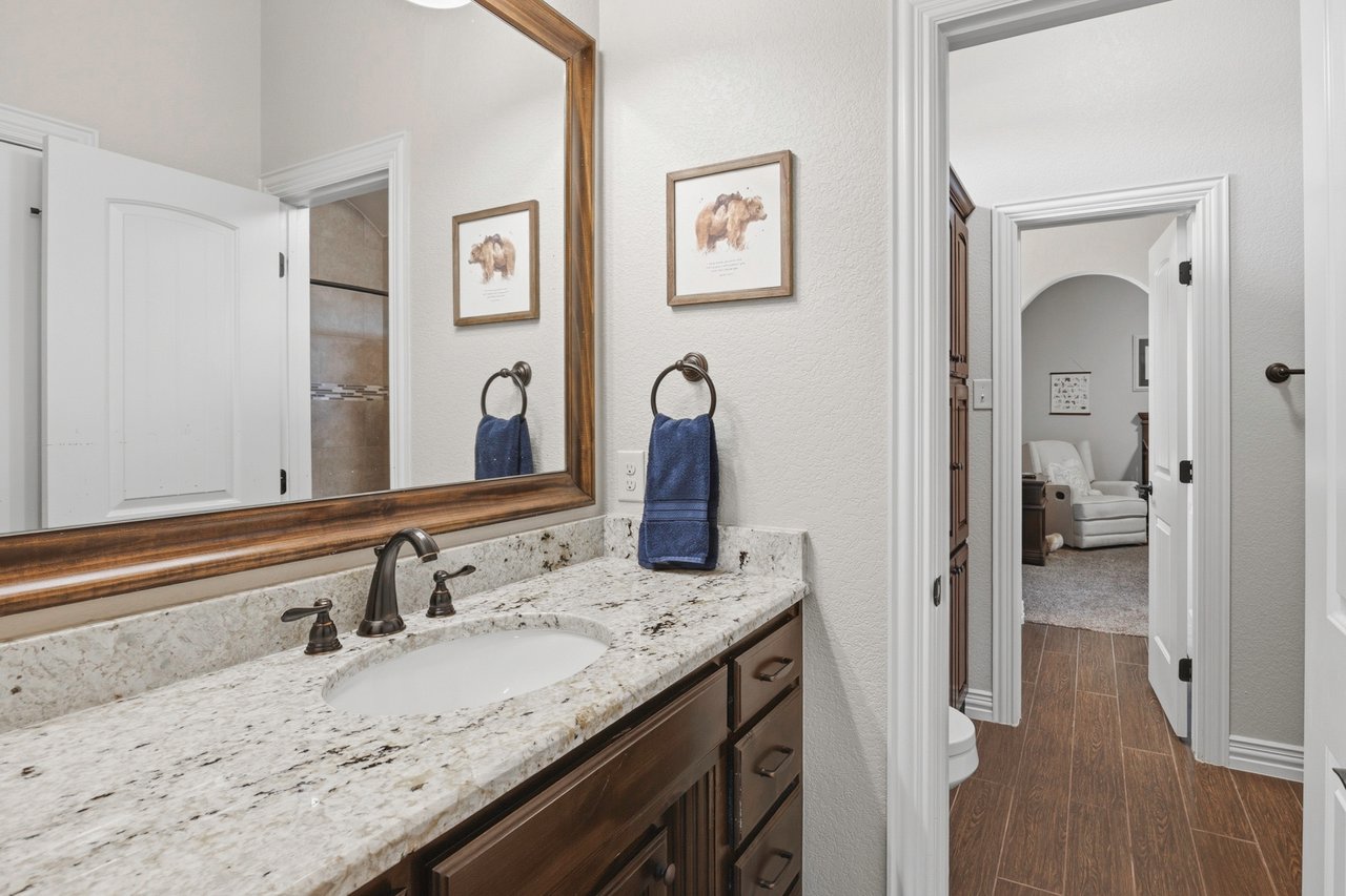 Gated Community Minutes from Eagle Mountain Lake!