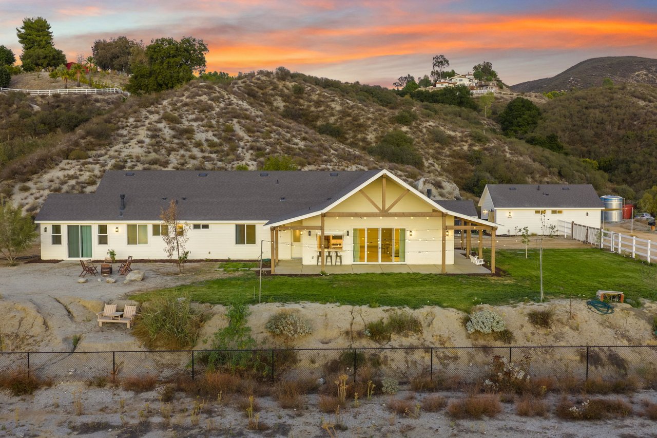 41950 Calle La Escondida