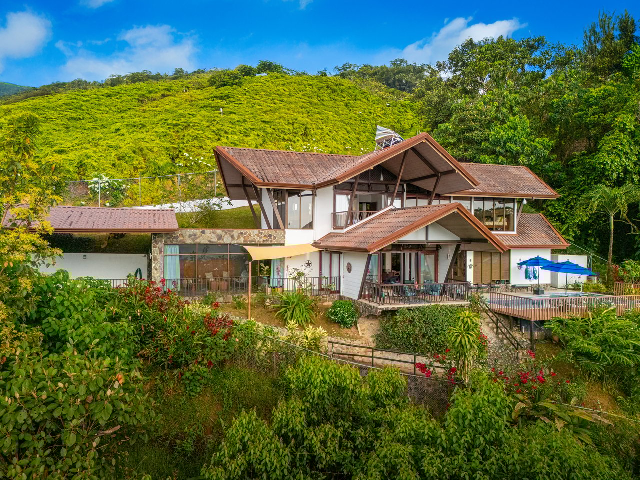 Casa Dreamcatcher, A Beautiful Ocean Sunset 4 Bed 3.5 Bath Home in Ojochal