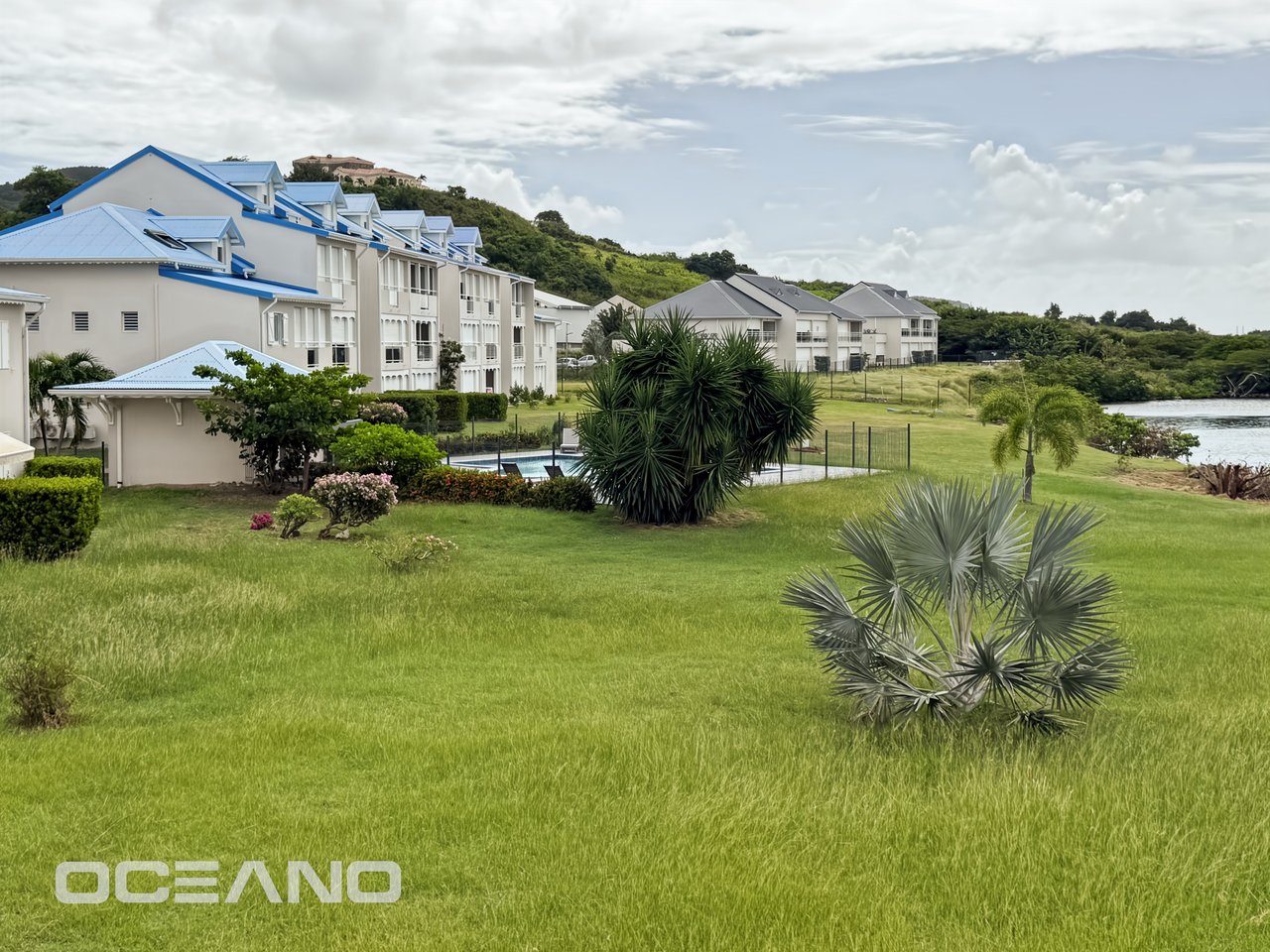 T2 VUE LAGON RESIDENCE MANDEVILIA