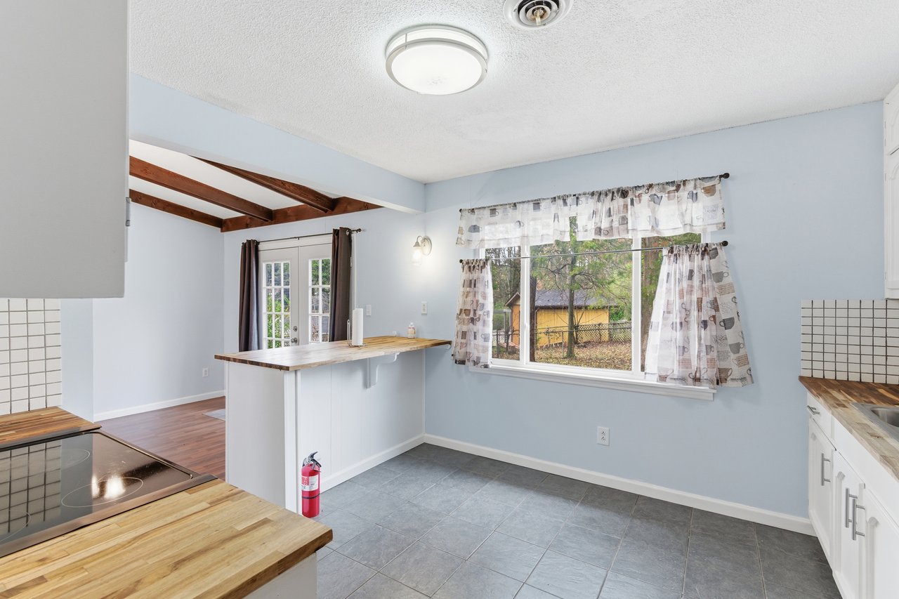 Charming Huntsville Home with Vaulted Ceilings & Patio