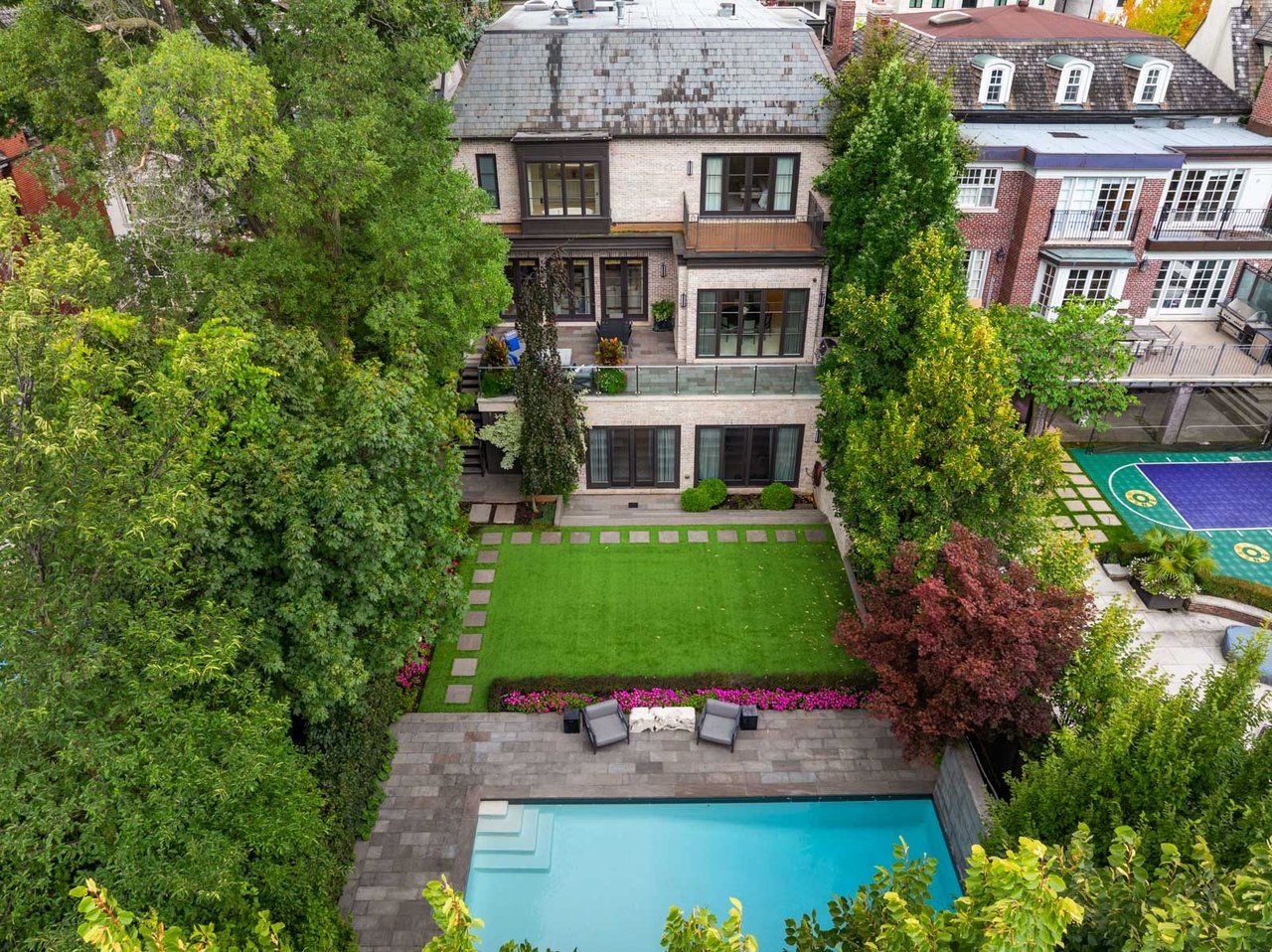 221 Dunvegan Road