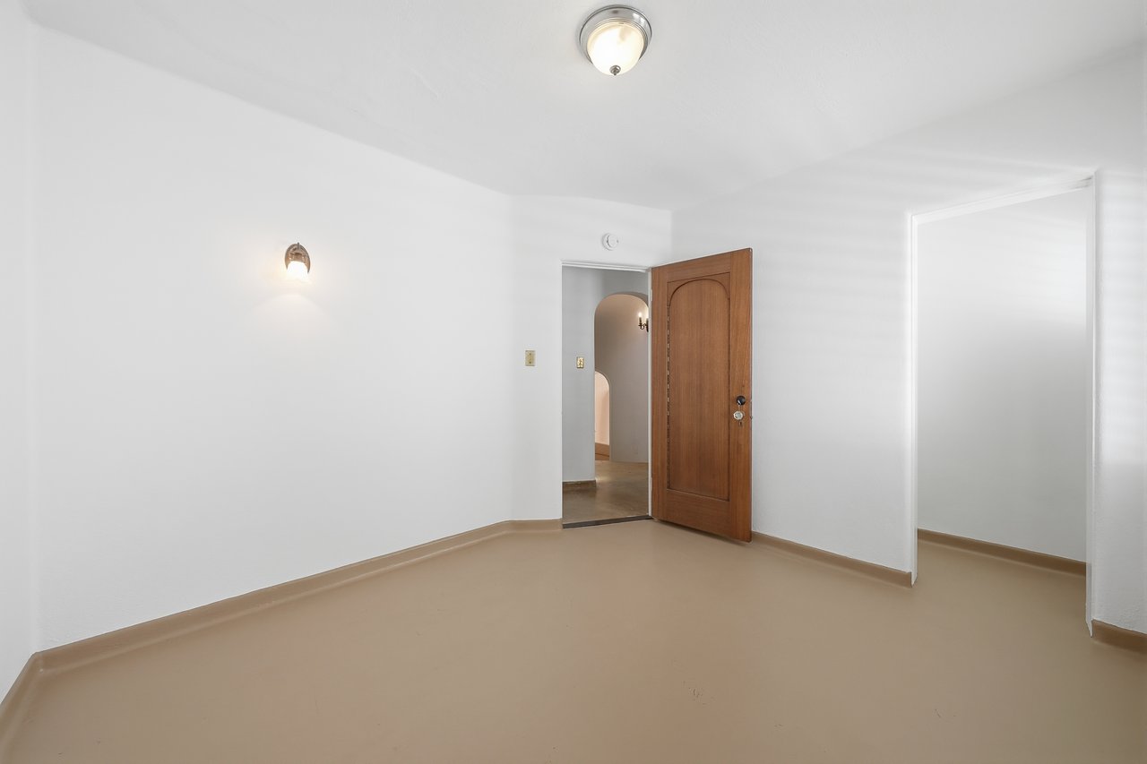 1602 The Strand (Entire Property)