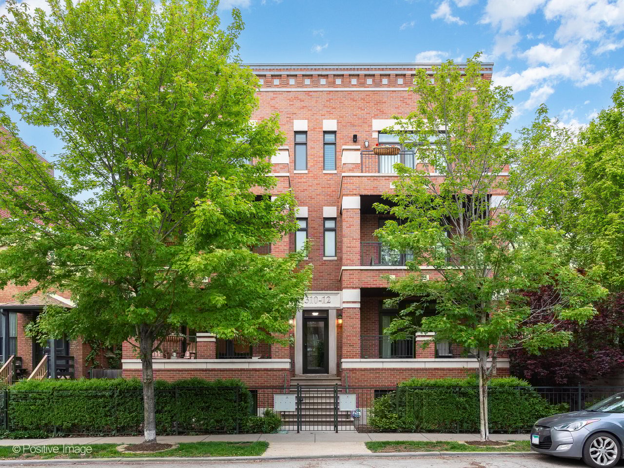 1312 W Webster Unit 1W