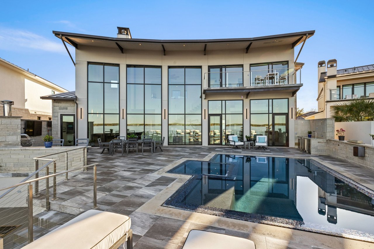 402 Lighthouse Drive