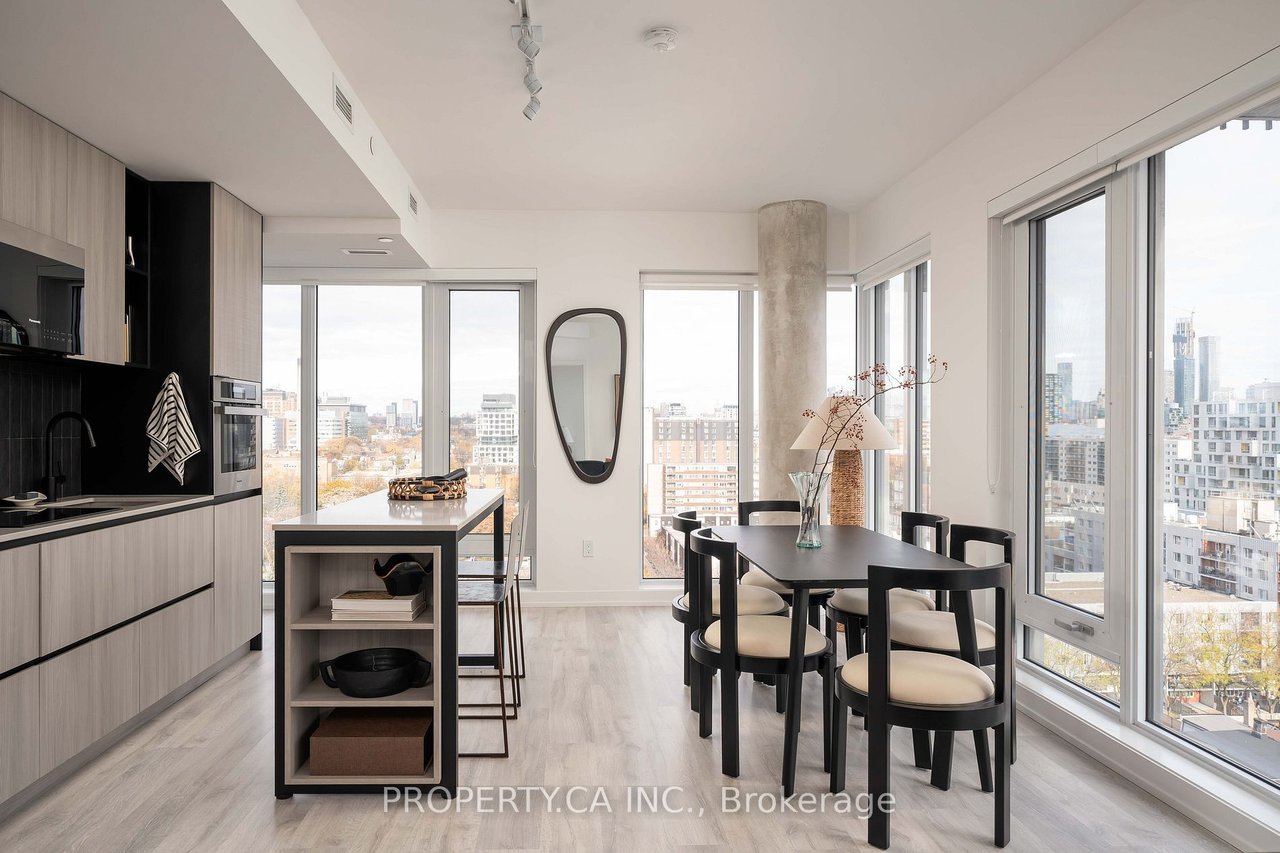 LUXURY LIVING AT RUSH CONDOS 