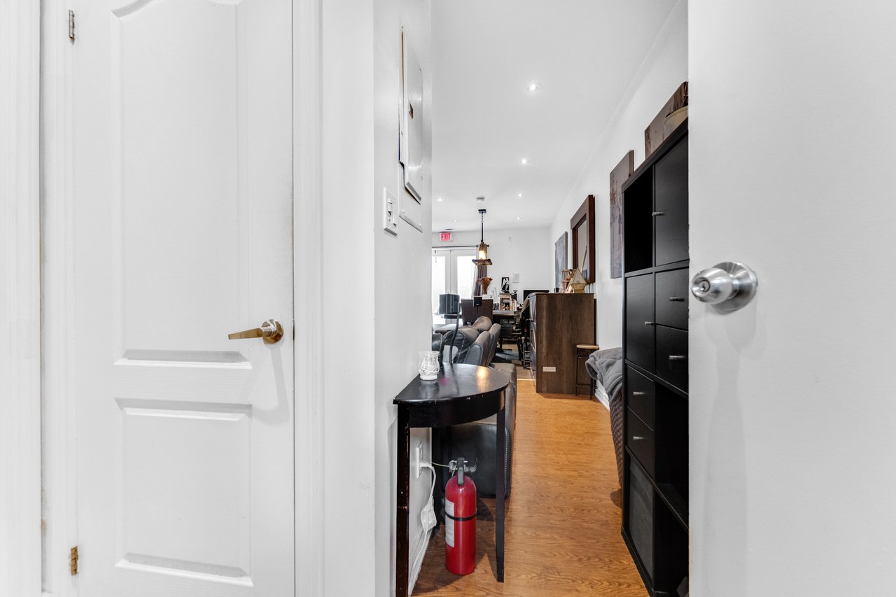 48 Mississauga Rd N 1