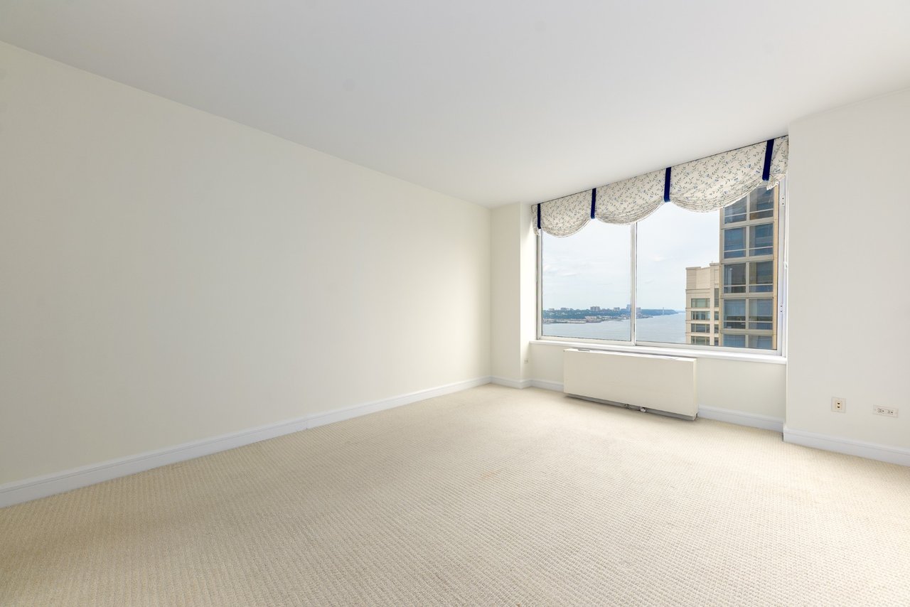 200 Riverside Boulevard, #35C