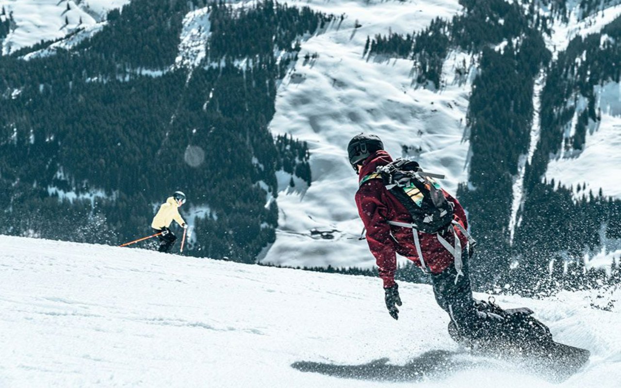 Skiing and Snowboarding in Toronto: The Best Places to Hit the Slopes