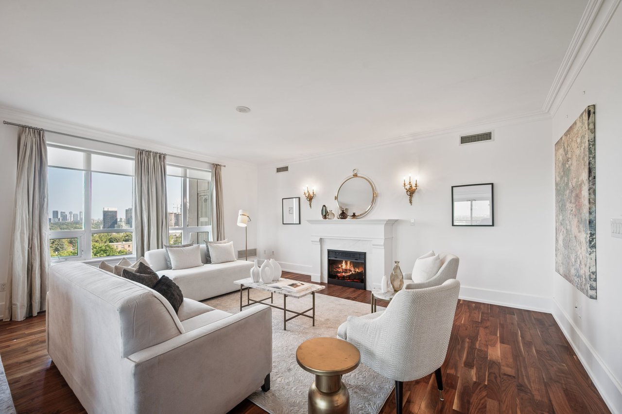 Expansive Corner Unit