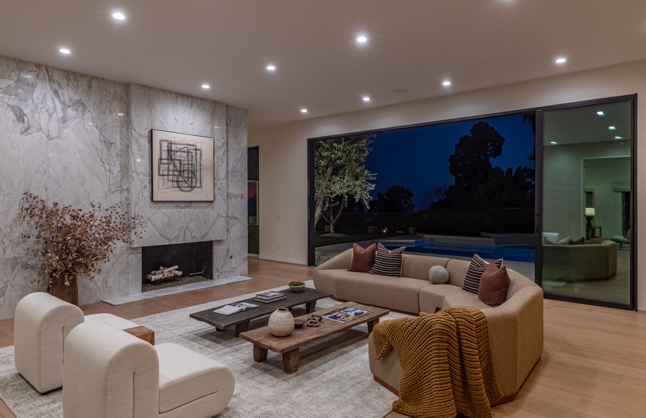 1705 Carla Ridge, Beverly Hills