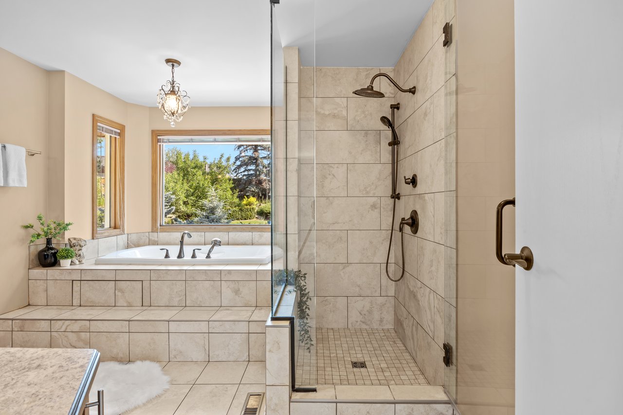 138 Scimitar Bay NW